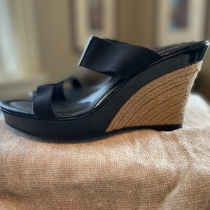 New Charles David Black & Tan Wedges